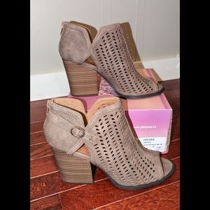 Jellypop Odessa Taupe Distress Peep Toe Booties Size 8